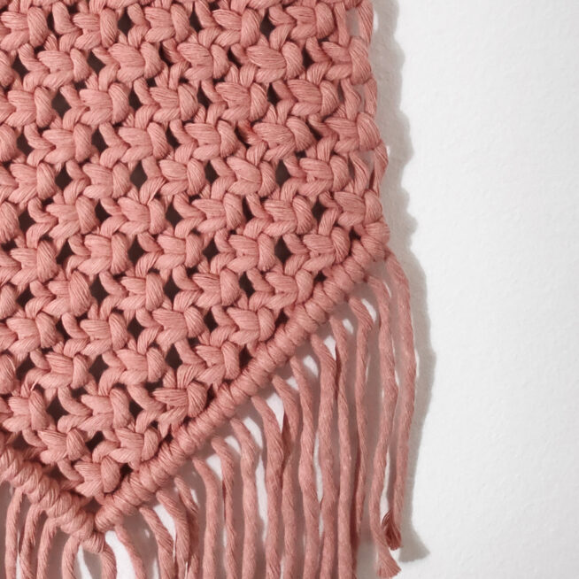 Banderín macramé pico rosa - Imagen 2