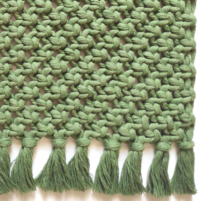 Banderín macramé cuadrado verde - Imagen 2