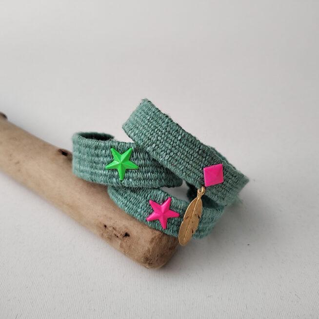 Pulsera boho hilo estrella verde y rosa neón - Imagen 4